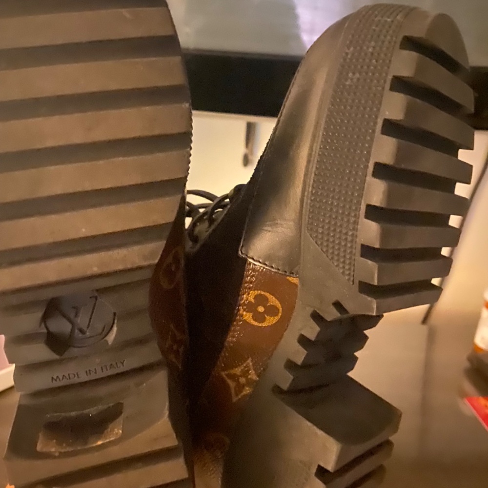Boots - Picture 4 of 4